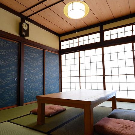 Guesthouse Iwase Toyama Station Buitenkant foto