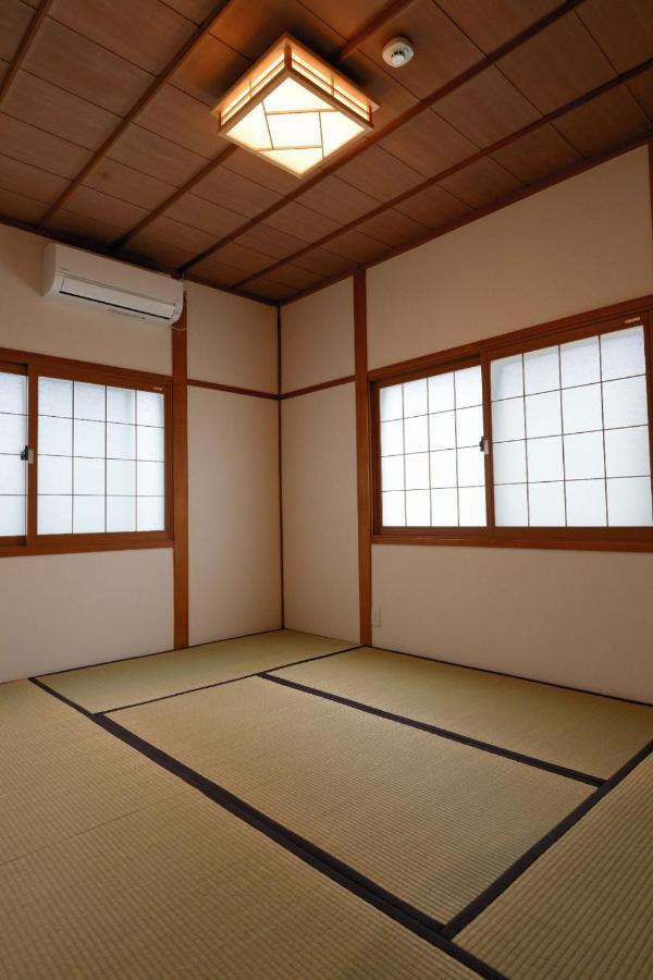 Guesthouse Iwase Toyama Station Buitenkant foto