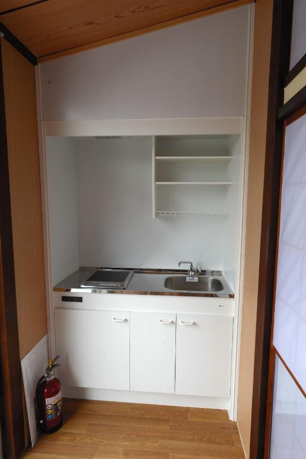 Guesthouse Iwase Toyama Station Buitenkant foto