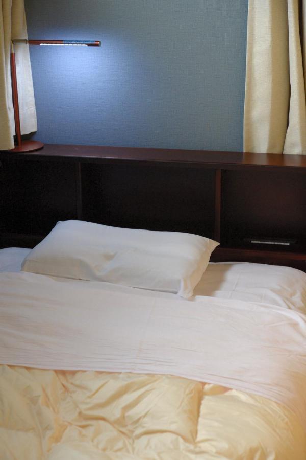 Guesthouse Iwase Toyama Station Buitenkant foto
