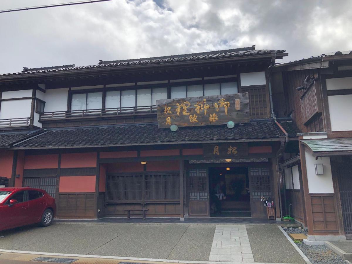 Guesthouse Iwase Toyama Station Buitenkant foto